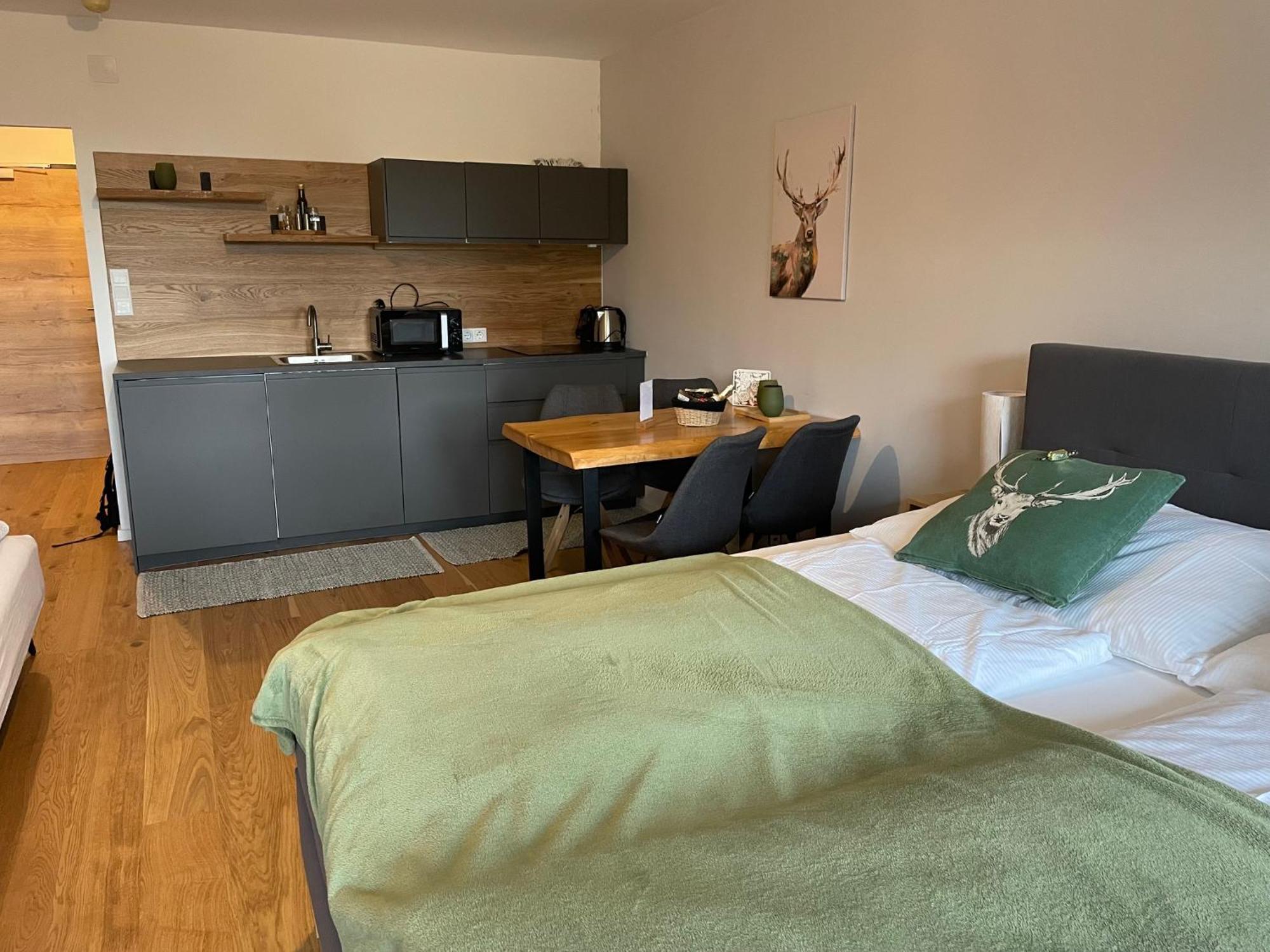 Wolfgangsee Ferienappartement „Almliebe“ 施特罗布尔 外观 照片